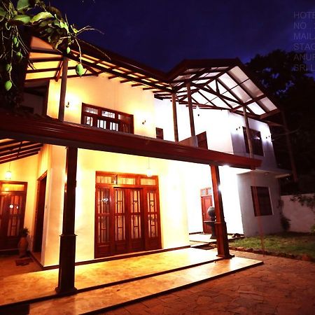 Hotel T & T Anuradhapura Exterior foto