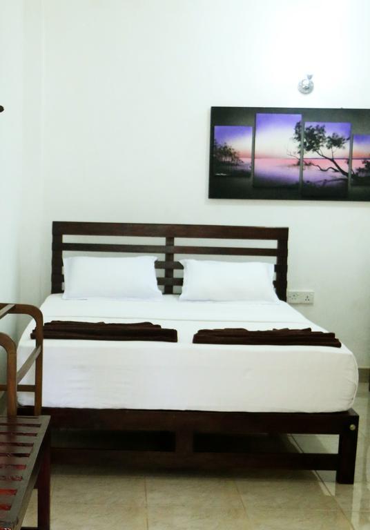 Hotel T & T Anuradhapura Exterior foto