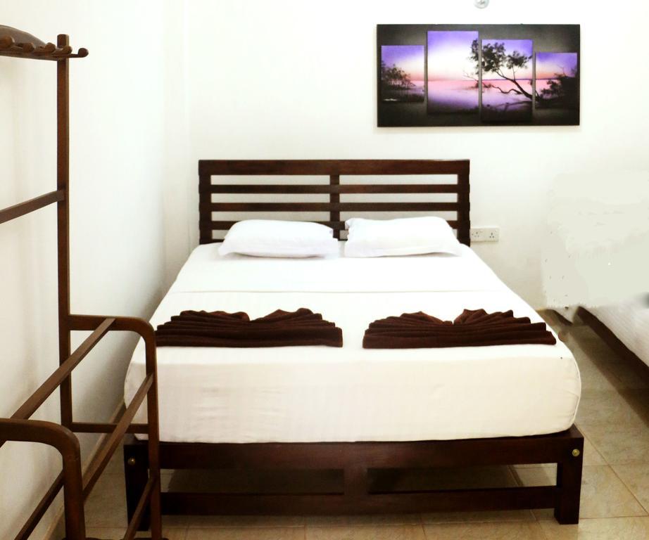 Hotel T & T Anuradhapura Exterior foto