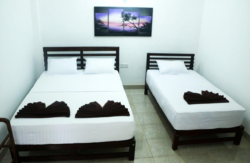 Hotel T & T Anuradhapura Exterior foto