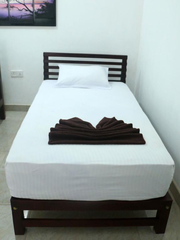 Hotel T & T Anuradhapura Exterior foto