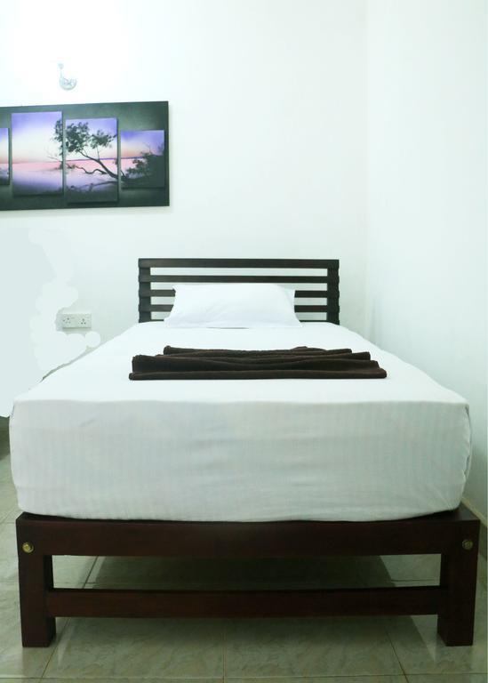 Hotel T & T Anuradhapura Exterior foto