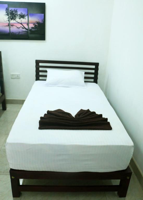 Hotel T & T Anuradhapura Exterior foto