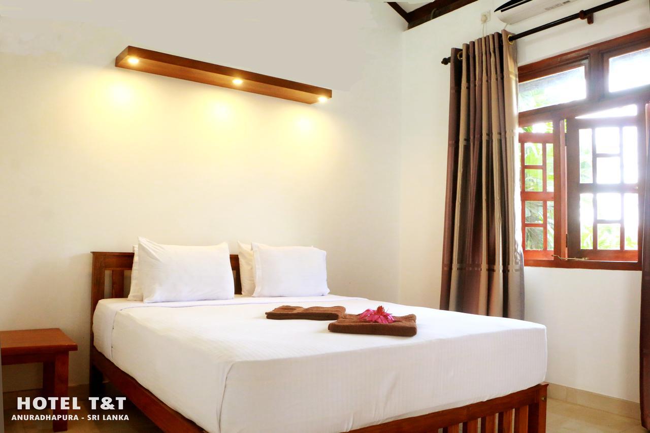 Hotel T & T Anuradhapura Habitación foto